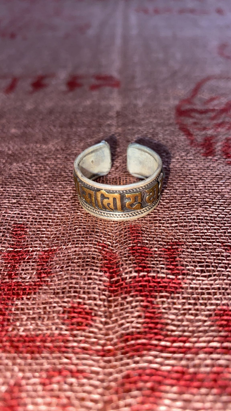 sanskrit om ring
