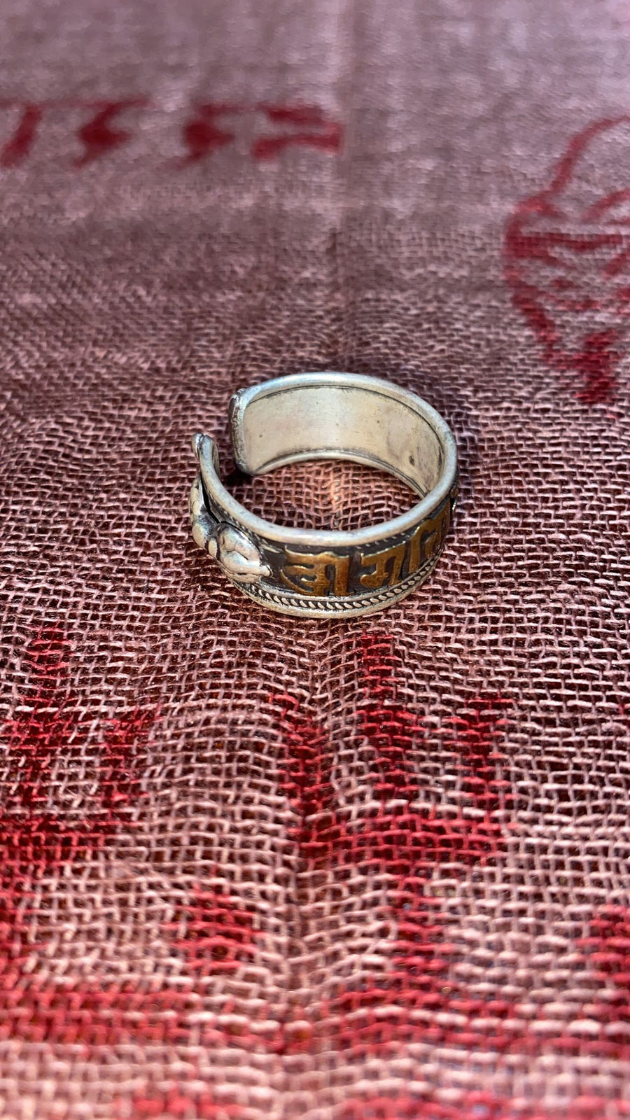 sanskrit om silver ring