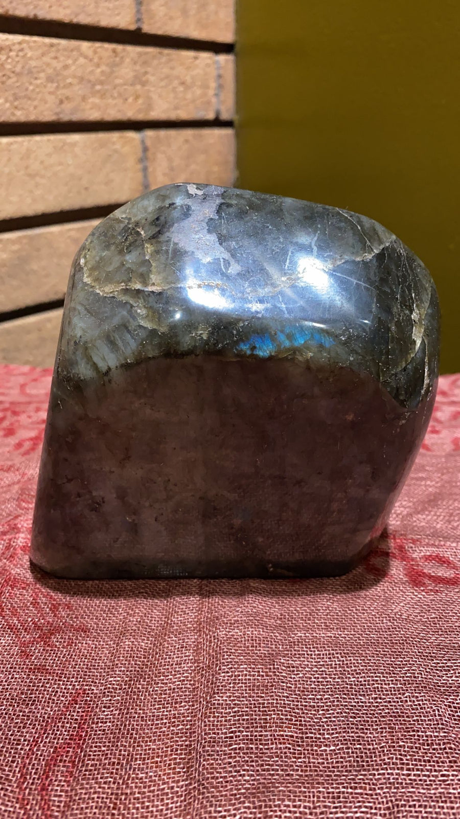 natural labradorite stone
