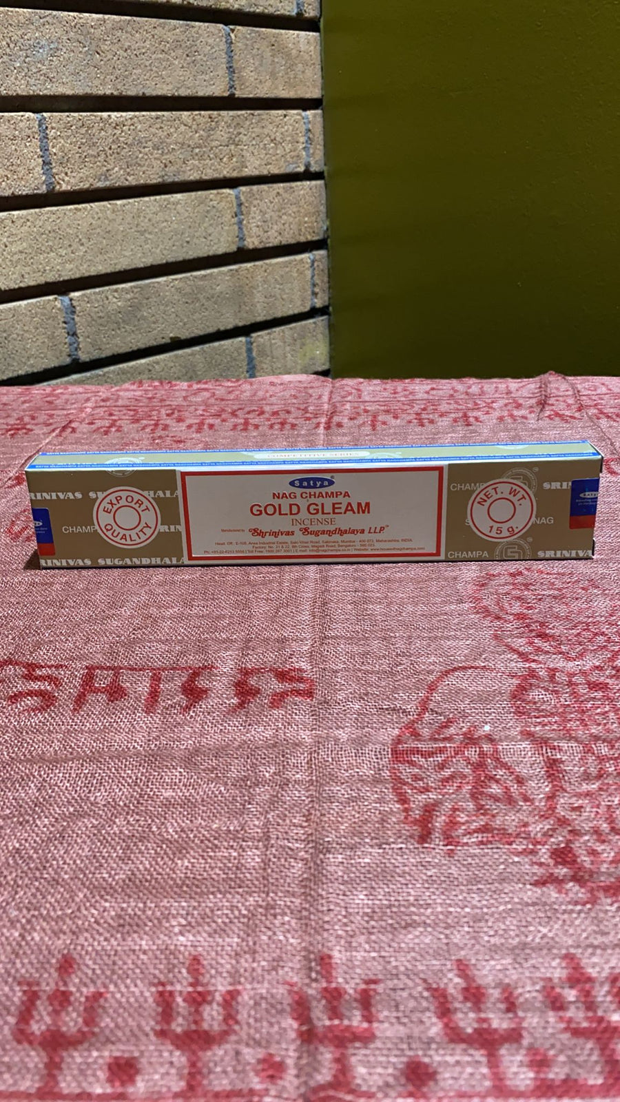 Satya Gold Gleam Stick Incense - 15 Gram Pack