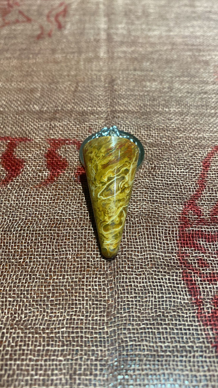 Brown Palmroot Pendulum