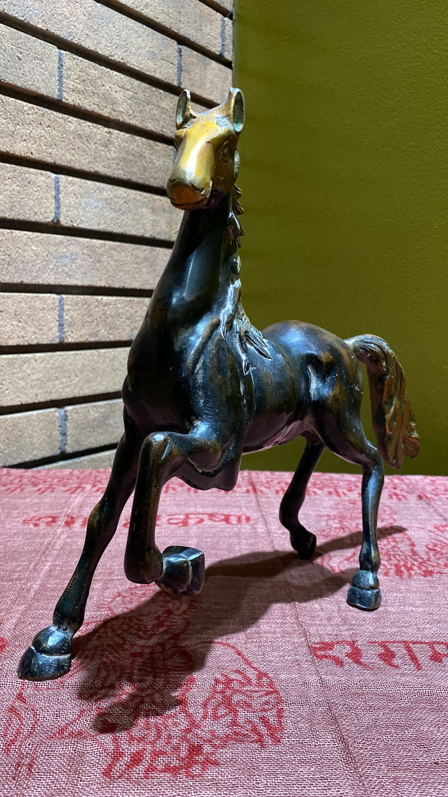 black stallion statue